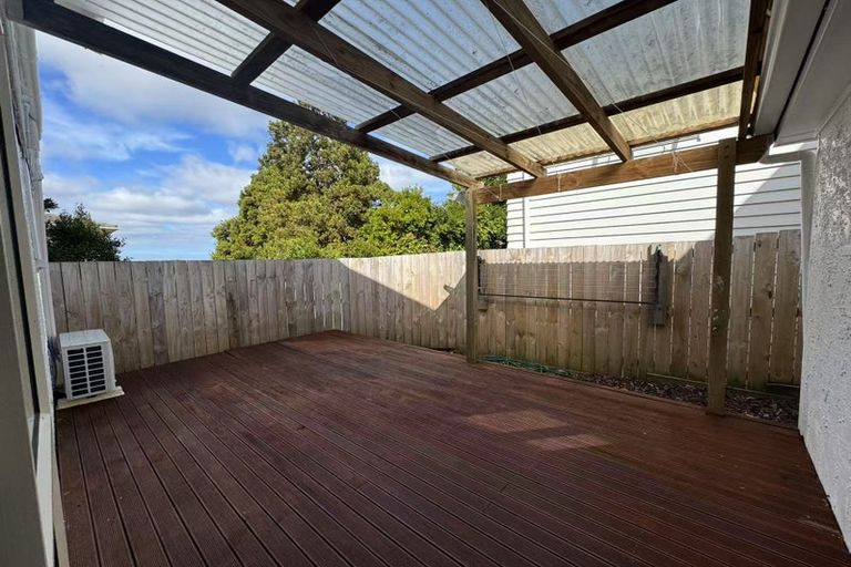 Photo of property in 5 Barker Rise, Northcross, Auckland, 0632