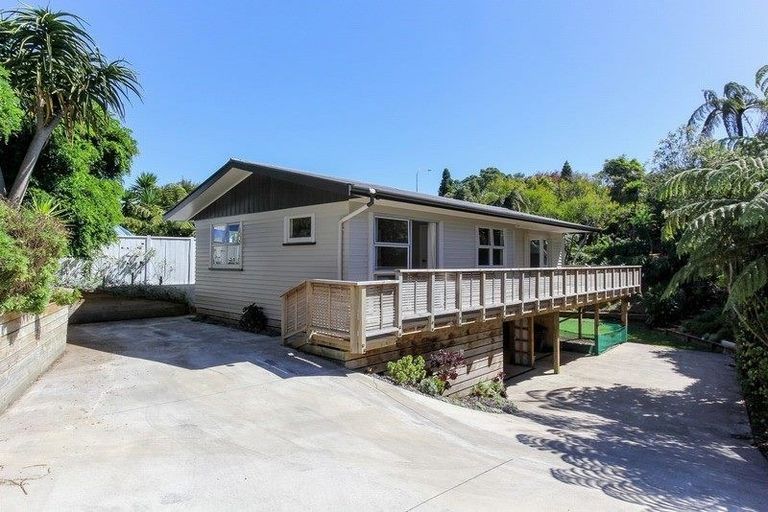 Photo of property in 49a Waiwaka Terrace, Strandon, New Plymouth, 4312