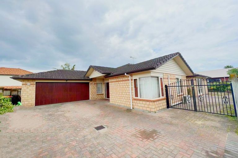 Photo of property in 14 Monash Place, Flat Bush, Auckland, 2016