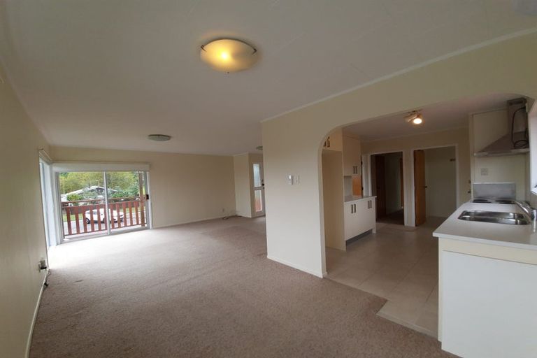 Photo of property in 23 Cairngorm Place, Highland Park, Auckland, 2010