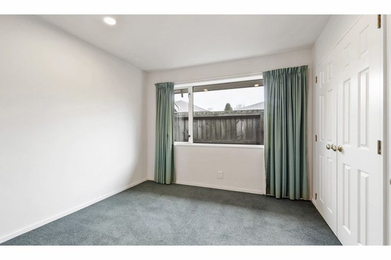 Photo of property in 1/123a Withells Road, Avonhead, Christchurch, 8042