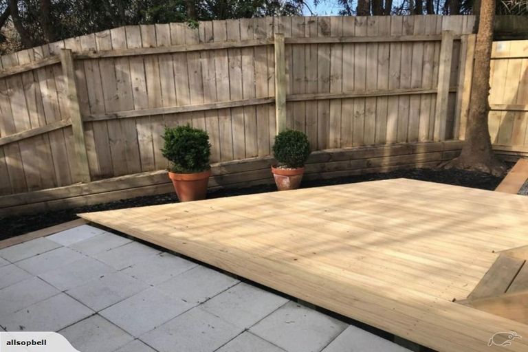 Photo of property in 3/30 John Jennings Drive, Oteha, Auckland, 0632