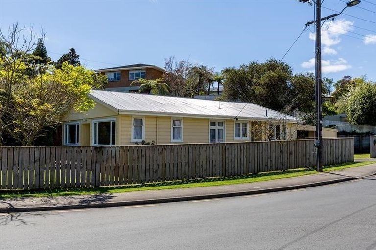 Photo of property in 3 Upjohn Street, Brooklands, New Plymouth, 4310