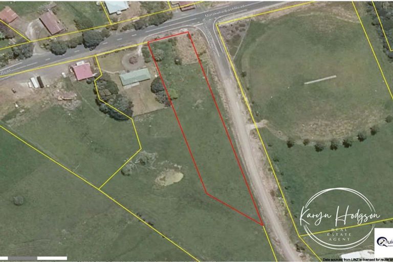 Photo of property in 71 Matakohe Road East, Matakohe, 0593