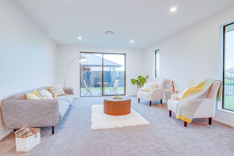 Photo of property in 32 Stationmasters Way, Prebbleton, 7604