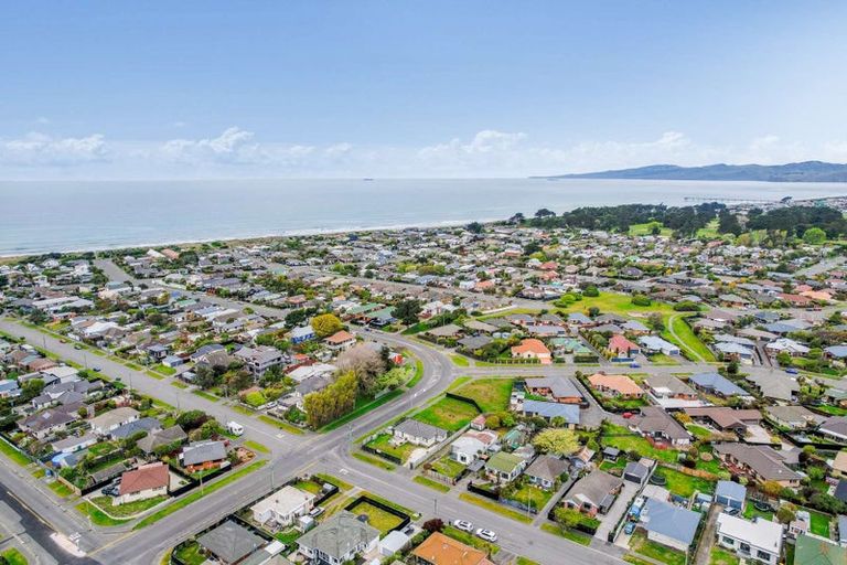 Photo of property in 79 Tedder Avenue, North New Brighton, Christchurch, 8083