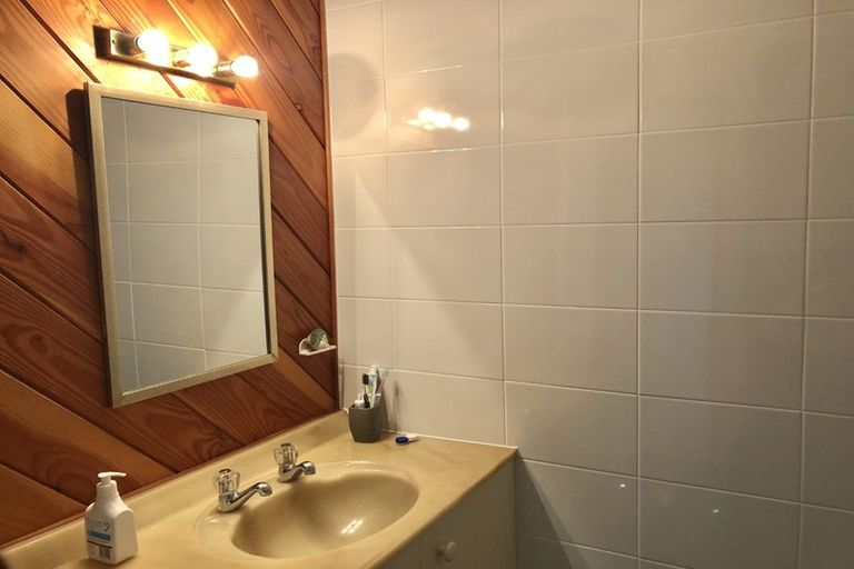 Photo of property in 27a Kenmure Avenue, Forrest Hill, Auckland, 0620