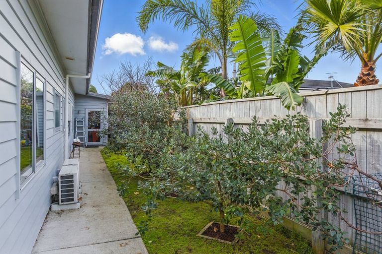 Photo of property in 48 Kotuku Drive, Paraparaumu Beach, Paraparaumu, 5032