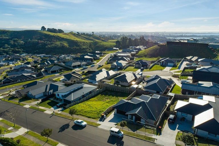 Photo of property in 18 Ballintoy Park Drive, Welcome Bay, Tauranga, 3175