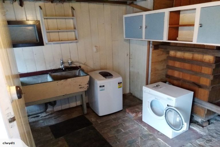 Photo of property in 43 Oxford Street, Lyttelton, 8082