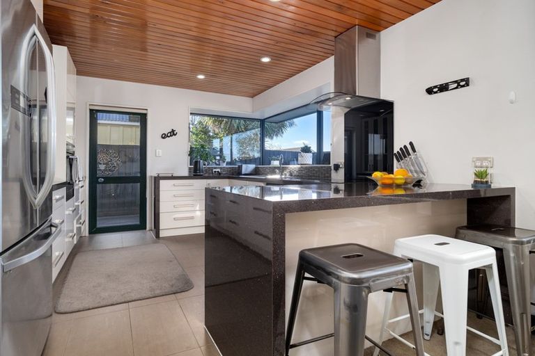 Photo of property in 2/100 Proctor Street, Papanui, Christchurch, 8053