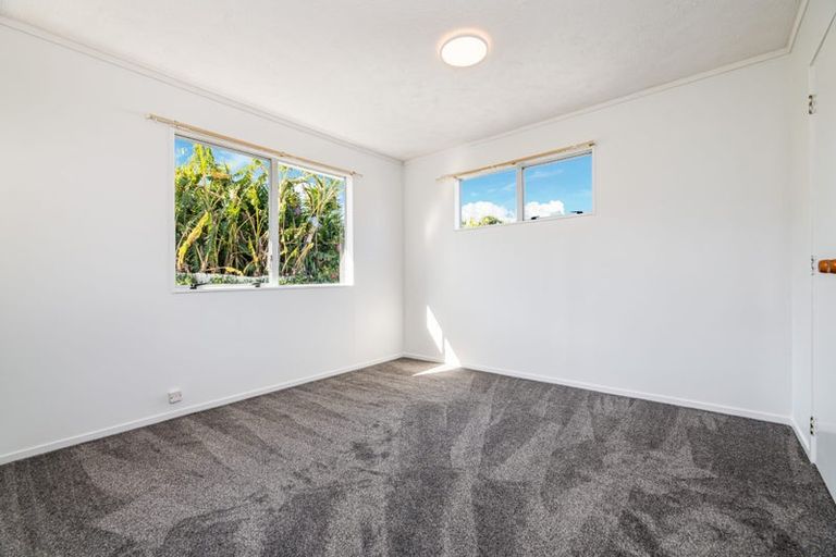 Photo of property in 41 Kohekohe Street, New Lynn, Auckland, 0600