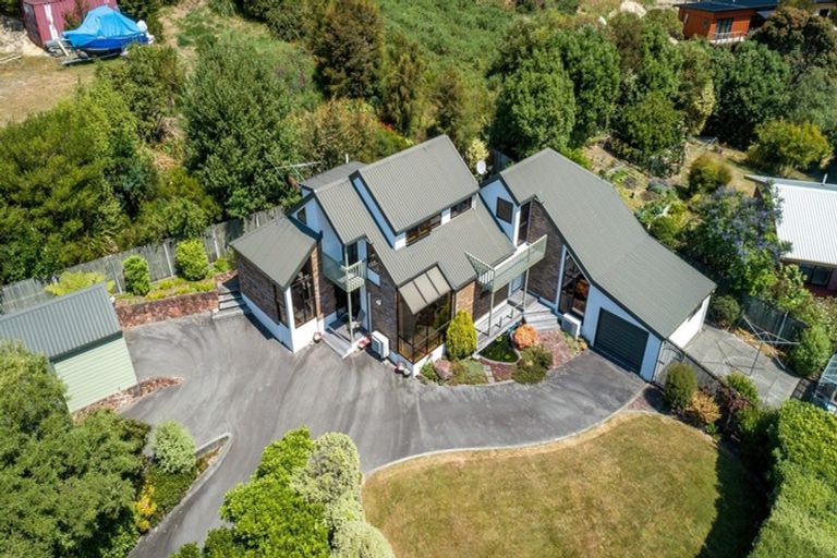 Photo of property in 18 Moana View Road, Waikawa, Picton, 7220