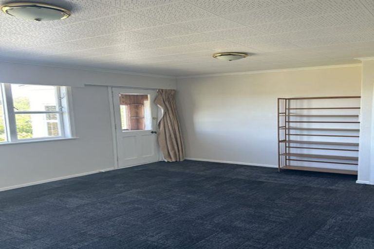 Photo of property in 12 Huntingdon Street, Northland, Wellington, 6012