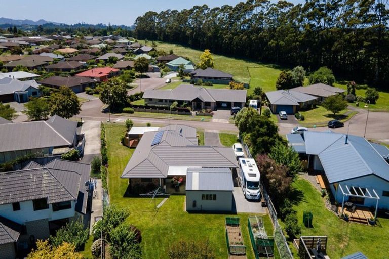 Photo of property in 2 Bransley Grove, Katikati, 3129