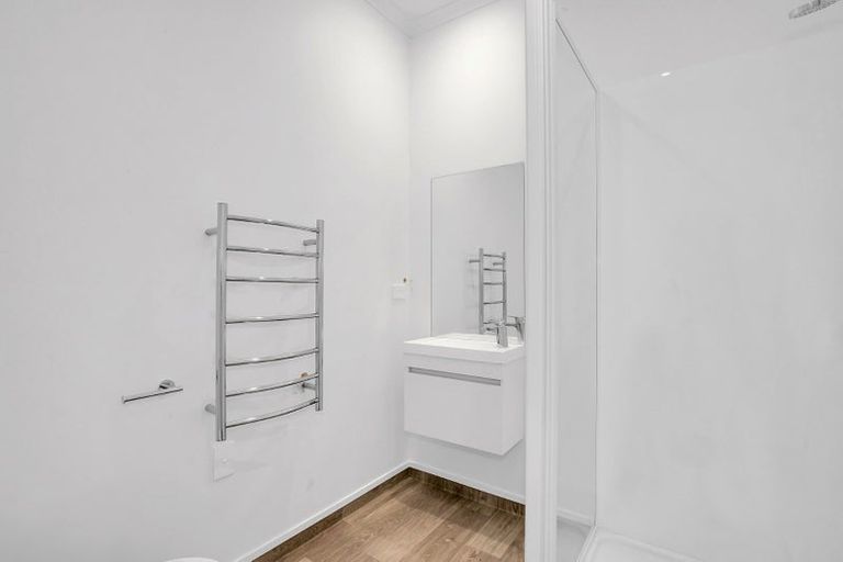 Photo of property in 1/500 Te Atatu Road, Te Atatu Peninsula, Auckland, 0610