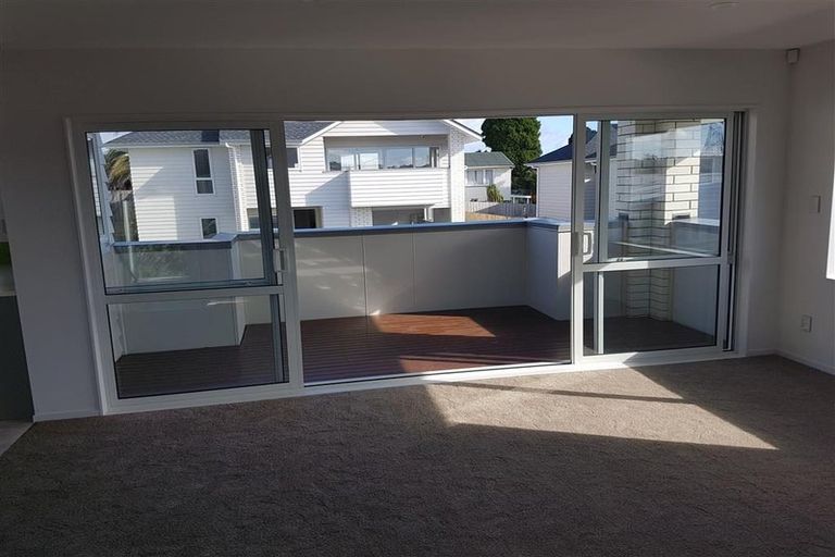 Photo of property in 4a Binsted Road, New Lynn, Auckland, 0600