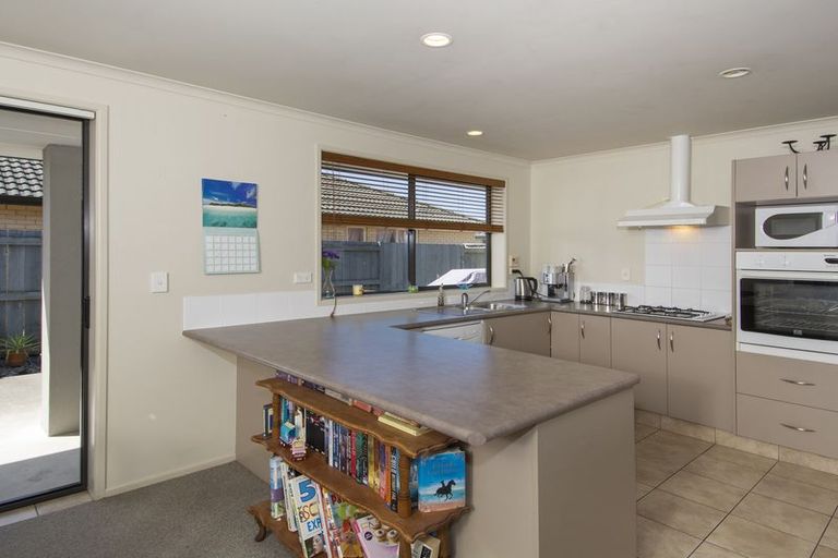 Photo of property in 10 Beachmere Place, Papamoa Beach, Papamoa, 3118