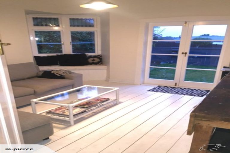 Photo of property in 1/194 Waimumu Road, Massey, Auckland, 0614