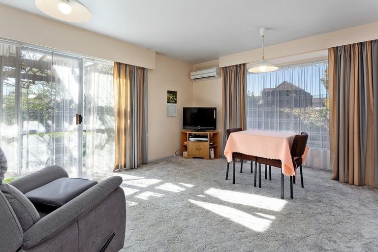 Photo of property in 10 Pasadena Place, Harewood, Christchurch, 8051