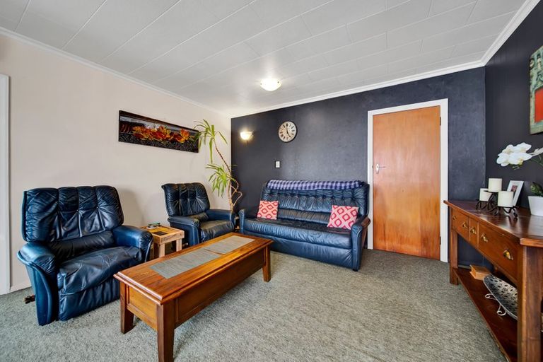 Photo of property in 9 Manawapou Road, Hawera, 4610