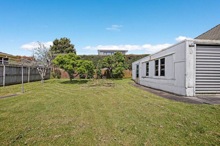 Photo of property in 22a Shakespeare Road, Milford, Auckland, 0620
