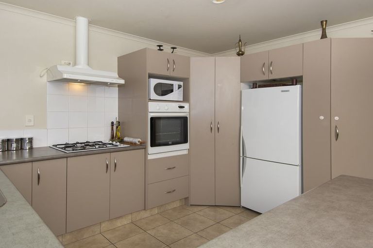 Photo of property in 10 Beachmere Place, Papamoa Beach, Papamoa, 3118