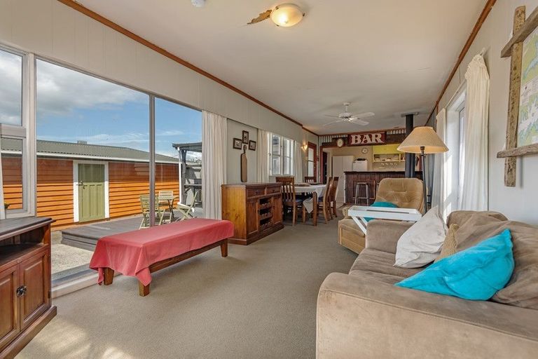 Photo of property in 17 Andrews Street, Foxton Beach, Foxton, 4815