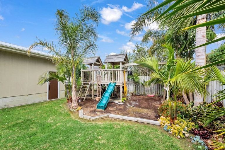 Photo of property in 4 Snowden Place, Opaheke, Papakura, 2113