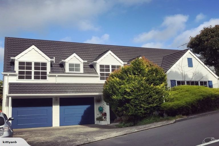 Photo of property in 17 Amapur Drive, Khandallah, Wellington, 6035