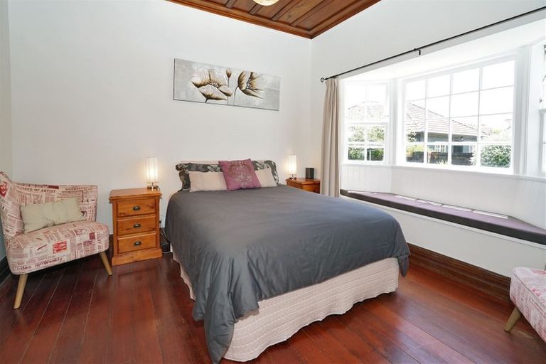 Photo of property in 126 Forest Lake Road, Forest Lake, Hamilton, 3200