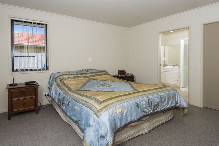 Photo of property in 10 Beachmere Place, Papamoa Beach, Papamoa, 3118