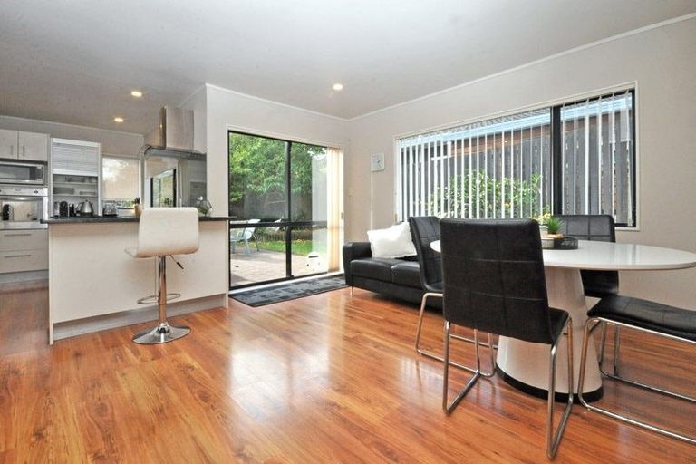 Photo of property in 1/8 Mandica Place, Sunnynook, Auckland, 0632