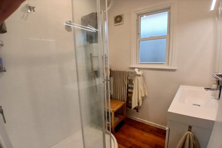 Photo of property in 5 Beazley Avenue, Paparangi, Wellington, 6037