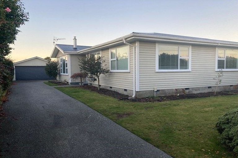Photo of property in 48 Martbern Crescent, Bishopdale, Christchurch, 8053
