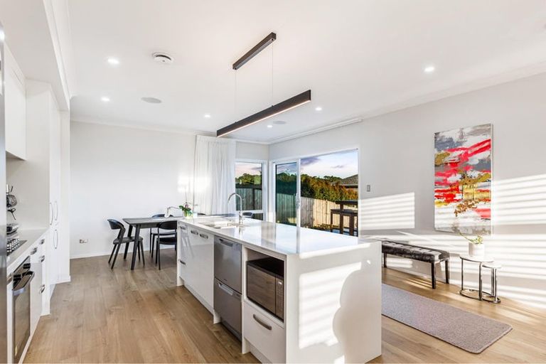 Photo of property in 2 Tauwaka Crescent, Riverhead, 0820