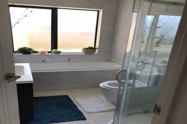 Photo of property in 5 Twin Parks Rise, Papakura, 2110