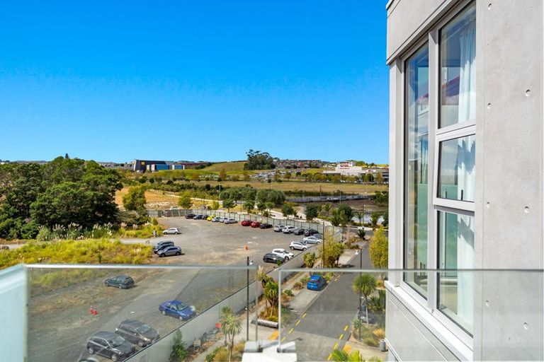 Photo of property in 403/1 Rose Garden Lane, Albany, Auckland, 0632