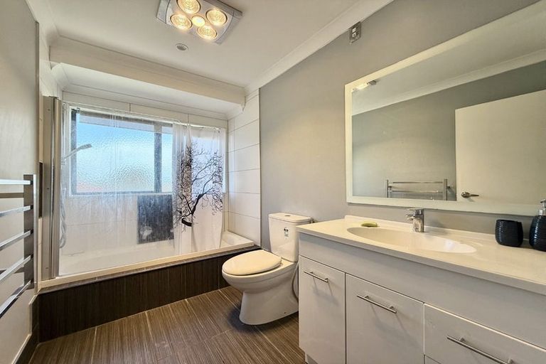 Photo of property in 2 Opurere Grove, Tirohanga, Lower Hutt, 5010