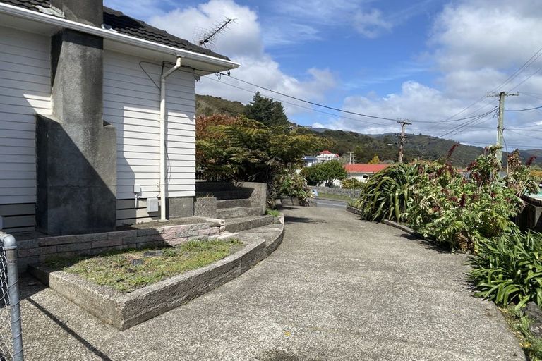 Photo of property in 35 Petrie Street, Wainuiomata, Lower Hutt, 5014