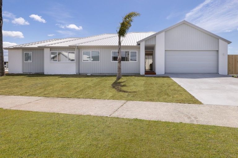 Photo of property in 17 Kohekohe Road, Papamoa Beach, Papamoa, 3118