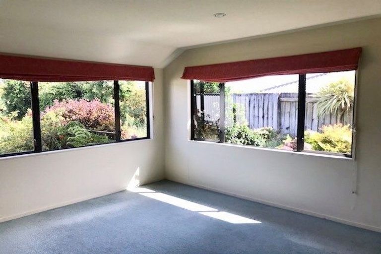 Photo of property in 36d Shelter Grove, Frankleigh Park, New Plymouth, 4310