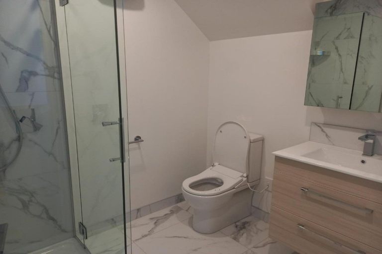 Photo of property in 5/2 Jadewynn Drive, Massey, Auckland, 0614