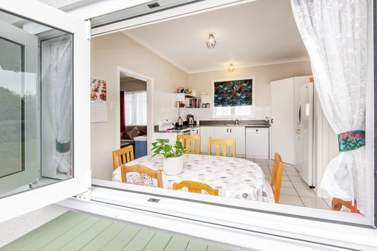 Photo of property in 215 Mayfair Avenue, Mayfair, Hastings, 4122