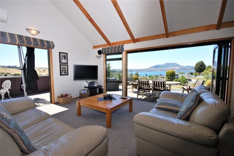 Photo of property in 1/11 Krissell Place, Acacia Bay, Taupo, 3330