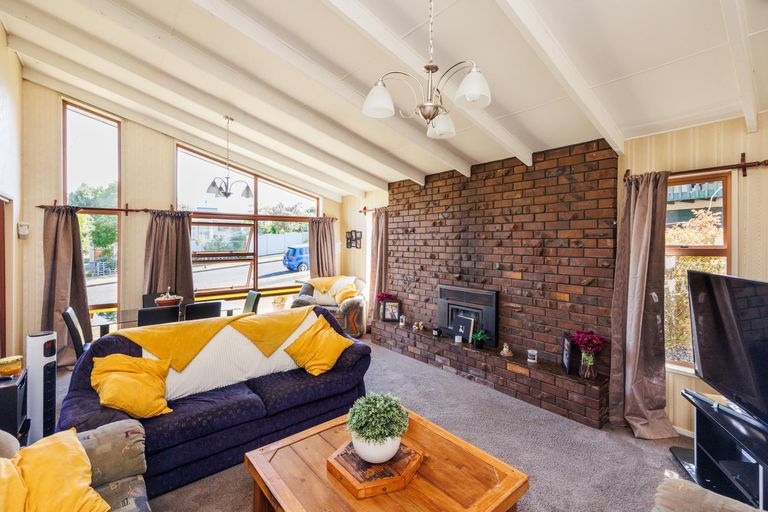 Photo of property in 3 Rangeview Place, Feilding, 4702