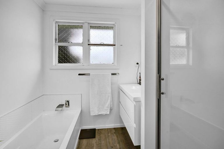 Photo of property in 24 Murray Avenue, Hawera, 4610