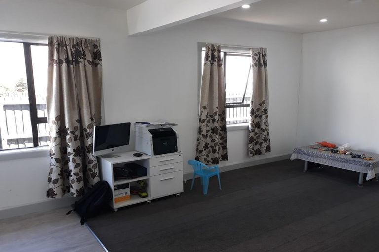 Photo of property in 196 Hastings Street East, Waltham, Christchurch, 8023