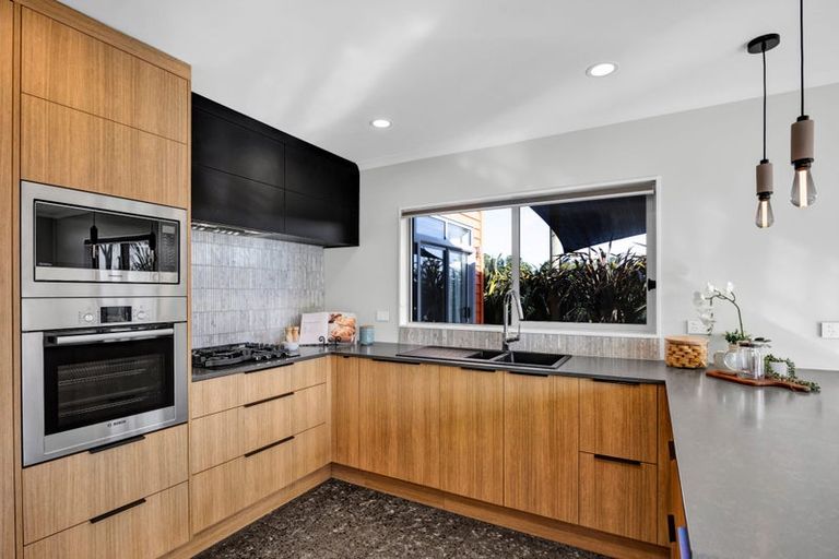 Photo of property in 9a Dolphin Parade, Bell Block, New Plymouth, 4312