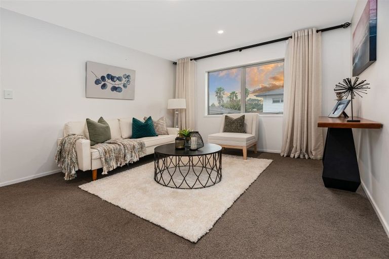 Photo of property in 8b Greenberry Drive, Ranui, Auckland, 0612